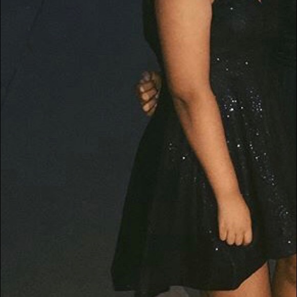 Dress - Picture 4 of 7